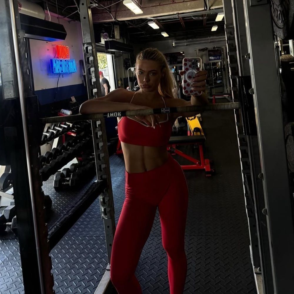 Red leggings 